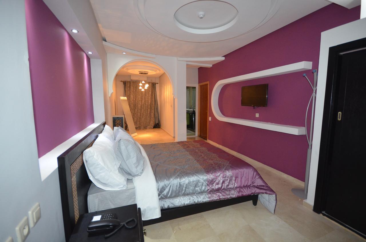 Hotel-Cafe-Restaurant Pyramides, Таза Екстер'єр фото