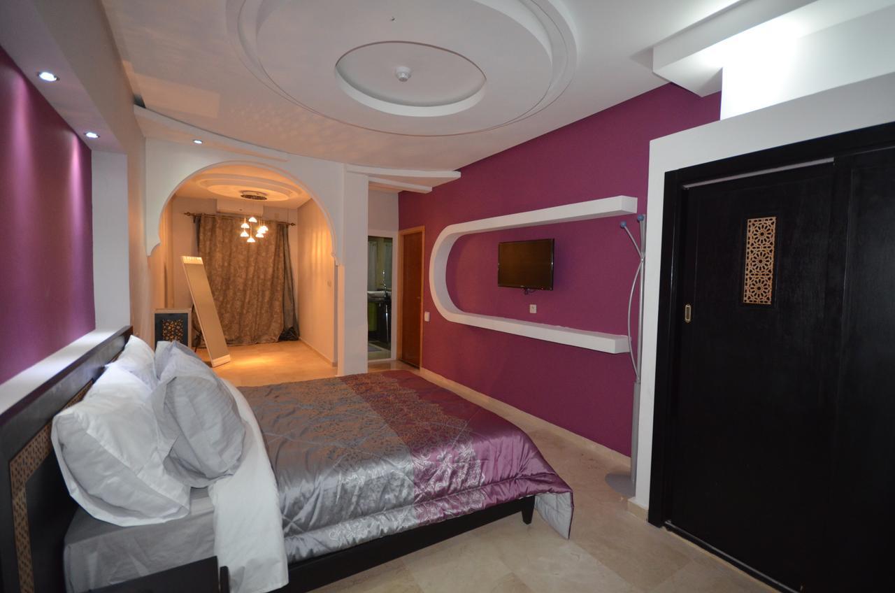 Hotel-Cafe-Restaurant Pyramides, Таза Екстер'єр фото