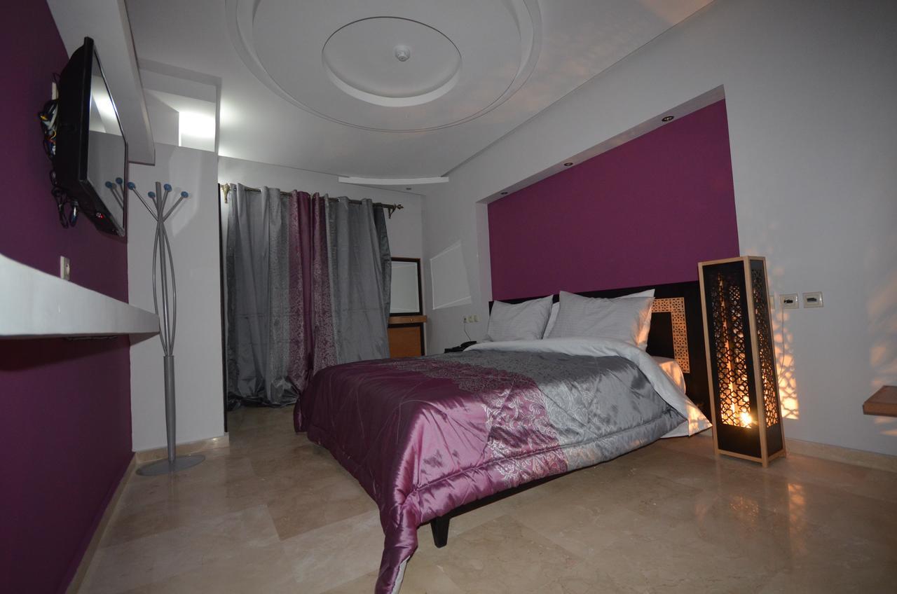 Hotel-Cafe-Restaurant Pyramides, Таза Екстер'єр фото