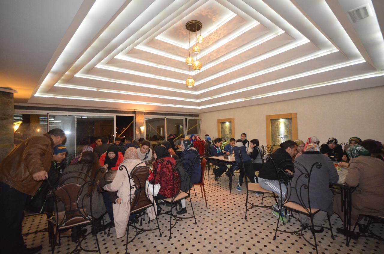 Hotel-Cafe-Restaurant Pyramides, Таза Екстер'єр фото