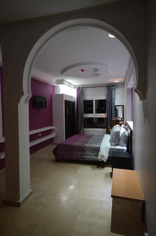 Hotel-Cafe-Restaurant Pyramides, Таза Екстер'єр фото