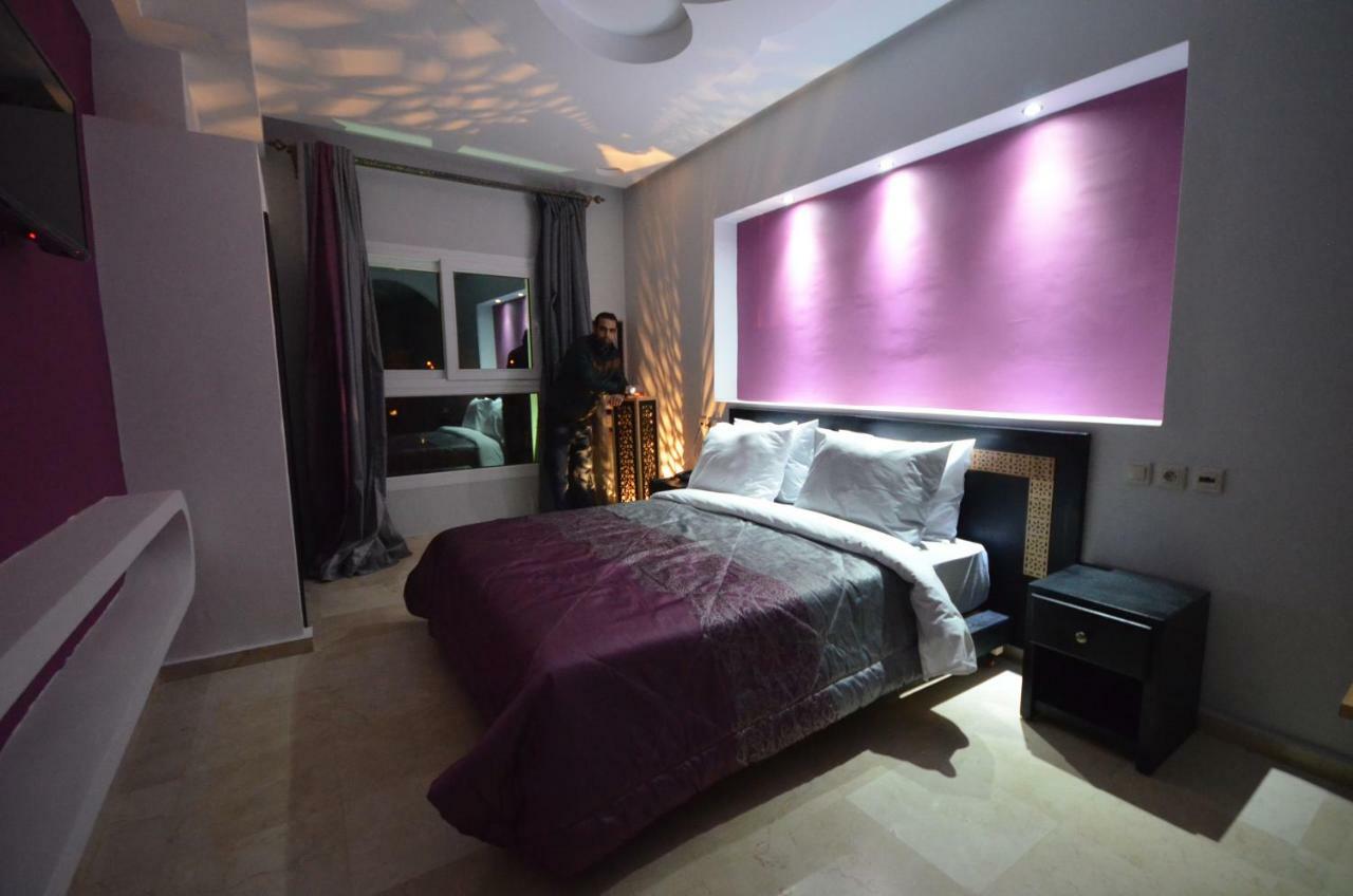 Hotel-Cafe-Restaurant Pyramides, Таза Екстер'єр фото
