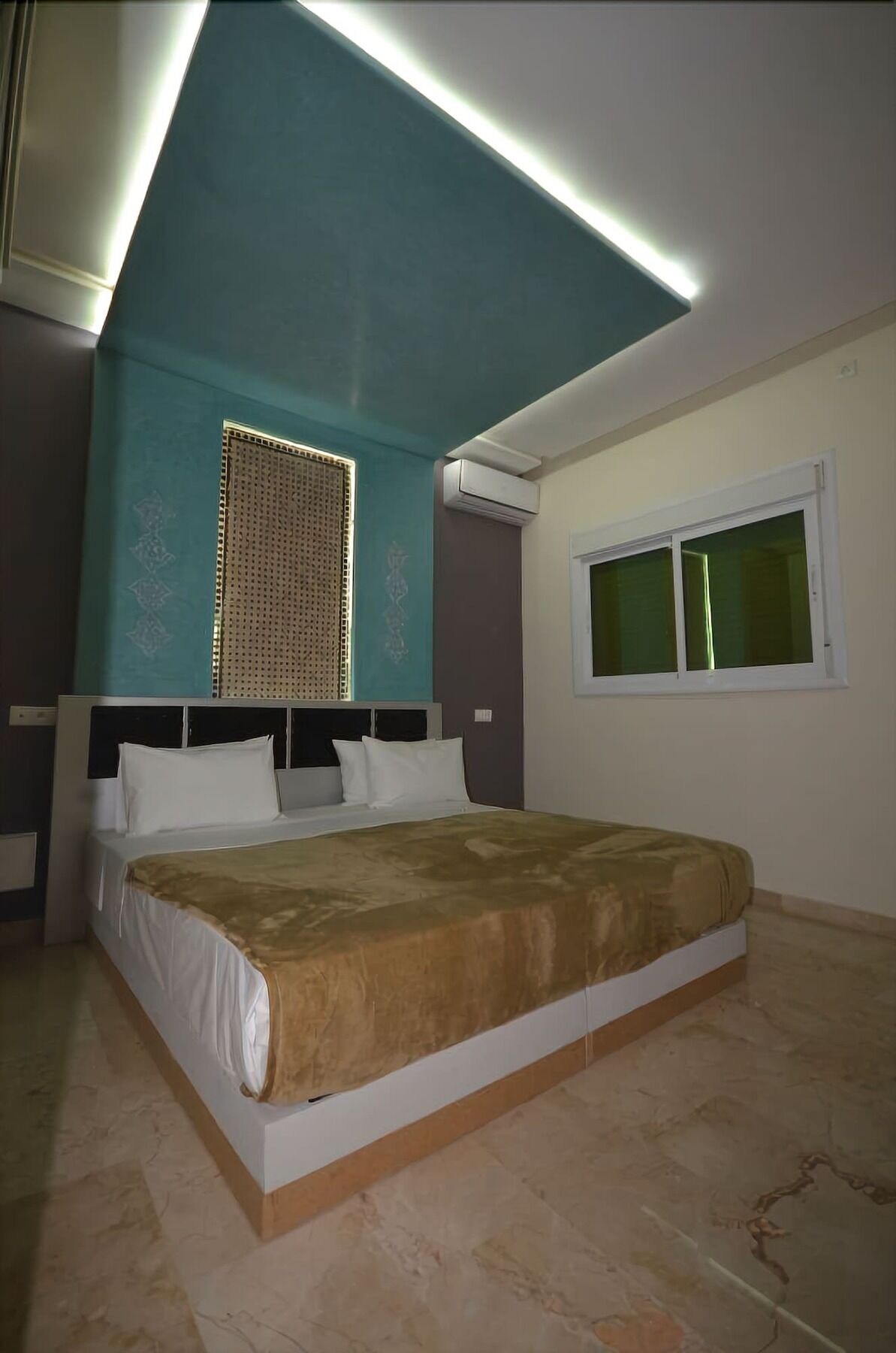 Hotel-Cafe-Restaurant Pyramides, Таза Екстер'єр фото