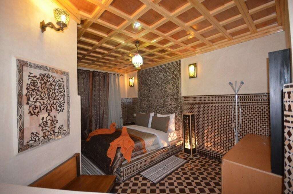 Hotel-Cafe-Restaurant Pyramides, Таза Екстер'єр фото